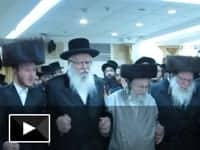 צפו: בני ברק חגגה לכבודו של הגבאי המיתולוגי מיבנאל צפו: בני ברק חגגה לכבודו של הגבאי המיתולוגי מיבנאל