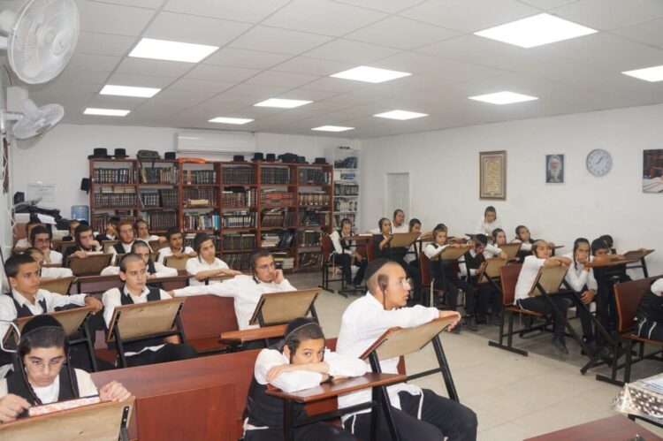 בחורי ישיבת "בית שלמה" ב'מבצע משניות' להצלחת המלחמה ולשמירת עם ישראל והחיילים! בחורי ישיבת "בית שלמה" ב'מבצע משניות' להצלחת המלחמה ולשמירת עם ישראל והחיילים!