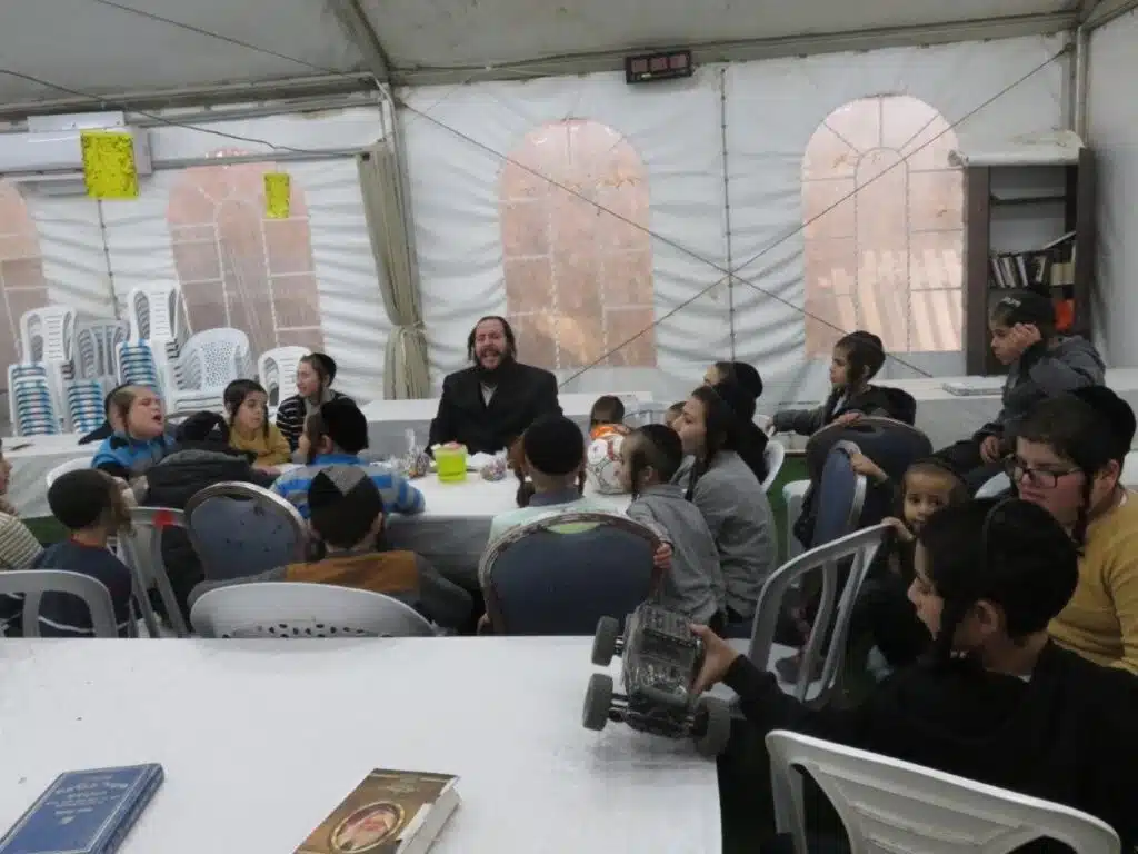 זאת חנוכה תשפ"ו בציון כ"ק מוהרא"ש זי"ע ביבנאל 16 זאת חנוכה תשפ"ו בציון כ"ק מוהרא"ש זי"ע ביבנאל 15