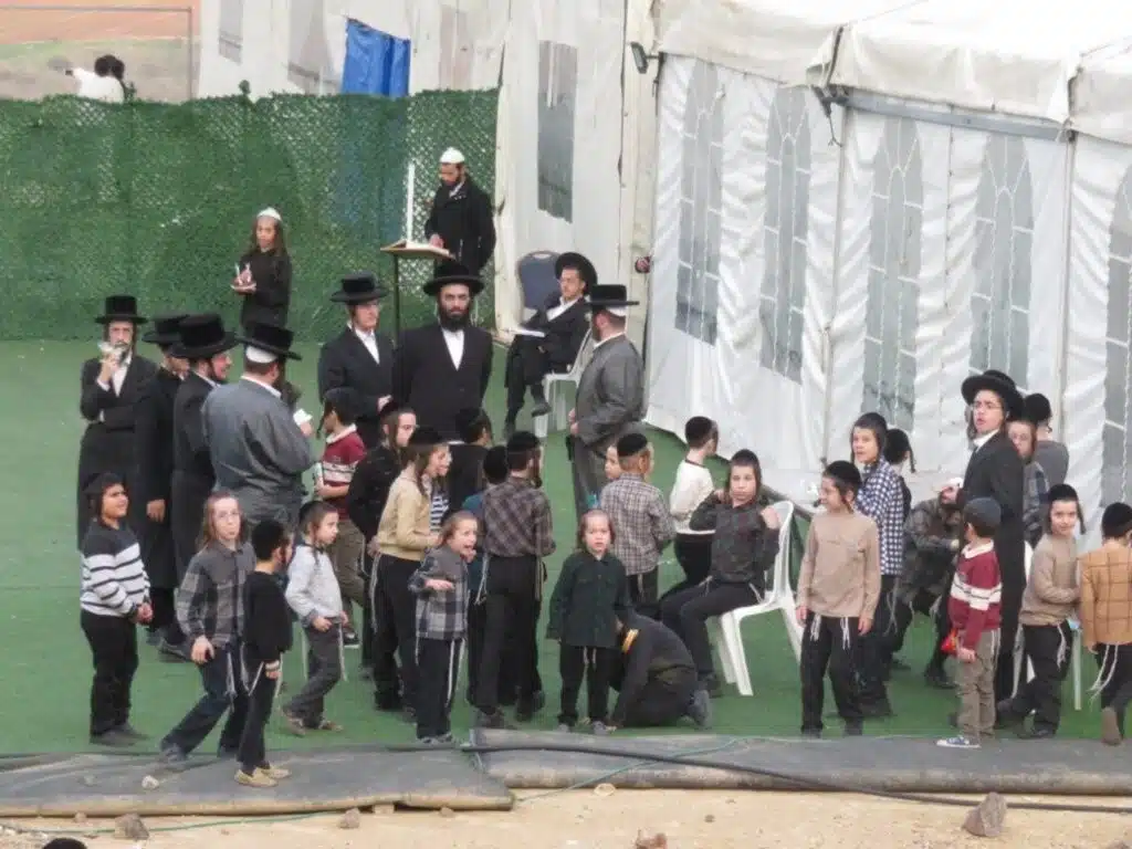 זאת חנוכה תשפ"ו בציון כ"ק מוהרא"ש זי"ע ביבנאל 4 זאת חנוכה תשפ"ו בציון כ"ק מוהרא"ש זי"ע ביבנאל 3