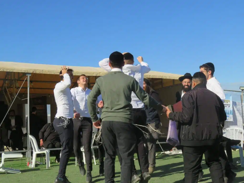 סקירה וגלריה מקיפה מהילולת כ"ק מוהרא"ש זי"ע - ה'תשפ"ו 40 סקירה וגלריה מקיפה מהילולת כ"ק מוהרא"ש זי"ע - ה'תשפ"ו 39