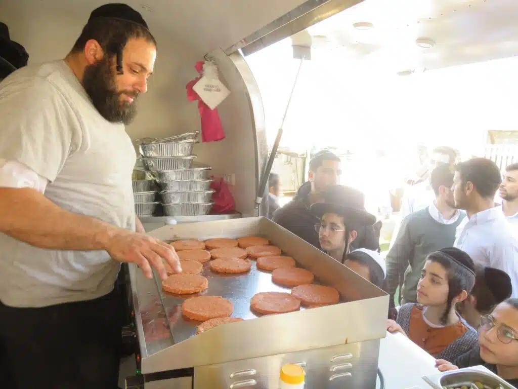 סקירה וגלריה מקיפה מהילולת כ"ק מוהרא"ש זי"ע - ה'תשפ"ו 38 סקירה וגלריה מקיפה מהילולת כ"ק מוהרא"ש זי"ע - ה'תשפ"ו 37
