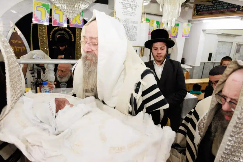 שמחת הברית לבן האברך ר' אבנר סלמה הי"ו ביבנאל עיר ברסלב 18 שמחת הברית לבן האברך ר' אבנר סלמה הי"ו ביבנאל עיר ברסלב 17