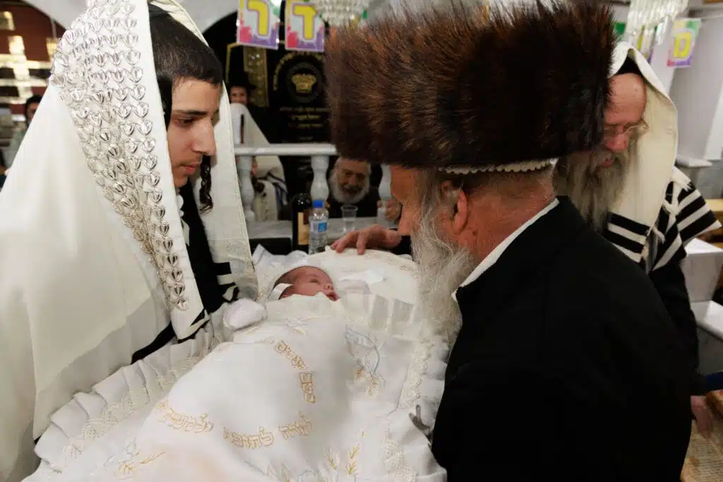 שמחת הברית לבן האברך ר' אבנר סלמה הי"ו ביבנאל עיר ברסלב 12 שמחת הברית לבן האברך ר' אבנר סלמה הי"ו ביבנאל עיר ברסלב 11