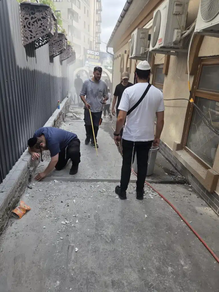 שיפוצים נרחבים בהיכל ציון רבי נחמן מברסלב באומן 10 שיפוצים נרחבים בהיכל ציון רבי נחמן מברסלב באומן 9