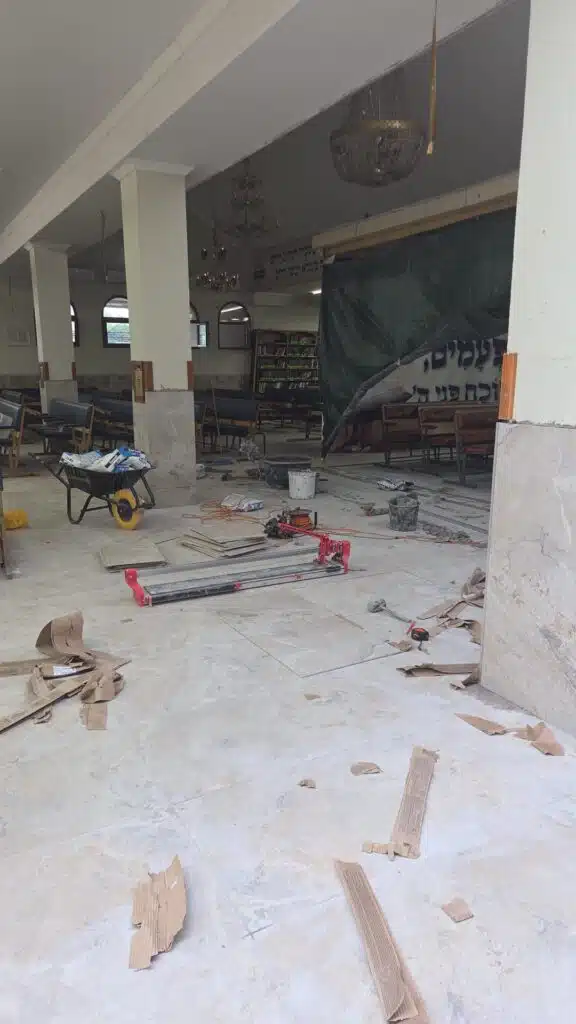 שיפוצים נרחבים בהיכל ציון רבי נחמן מברסלב באומן 38 שיפוצים נרחבים בהיכל ציון רבי נחמן מברסלב באומן 37