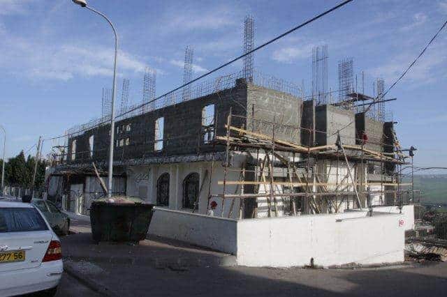 גלריית תמונות משלבי הקמת בית הכנסת הגדול דחסידי ברסלב ביבנאל 20