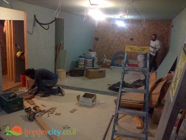 תמונות: בונים בית מדרש חדש בקרית יואל 24