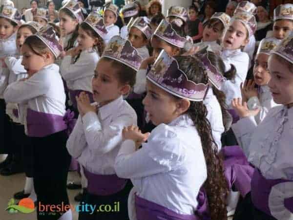 הילדות חגגו מסיבת סידור, מוהרא"ש התרגש