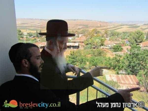 הרב גרוסמן ביקר ביבנאל עיר ברסלב ובירך "שהחיינו" 38