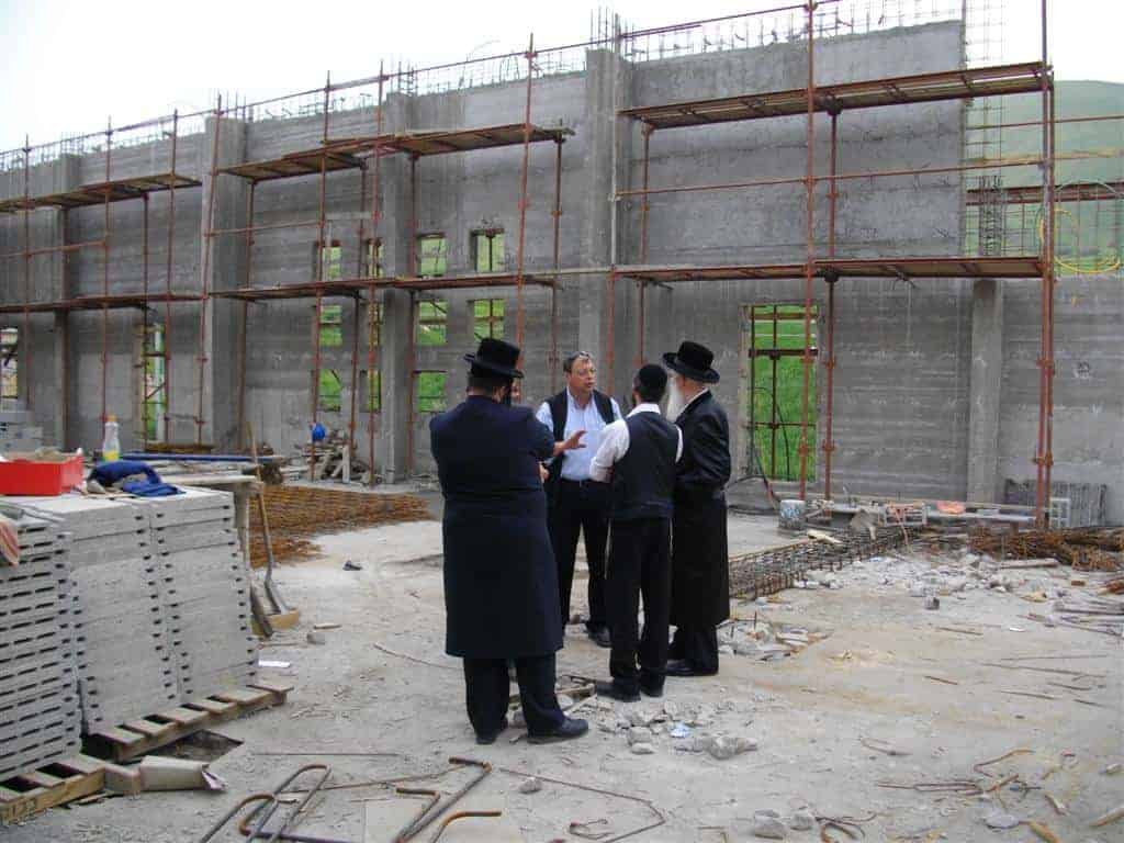 בונים את בית הספר החדש והיפה ביבנאל עיר ברסלב 16