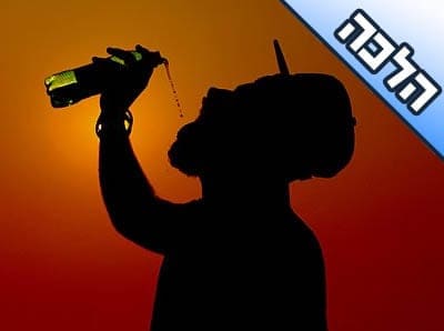 האם מותר לשתות ישר מבקבוק כשאין לי כוס בהשיג יד כגון בדרכים?