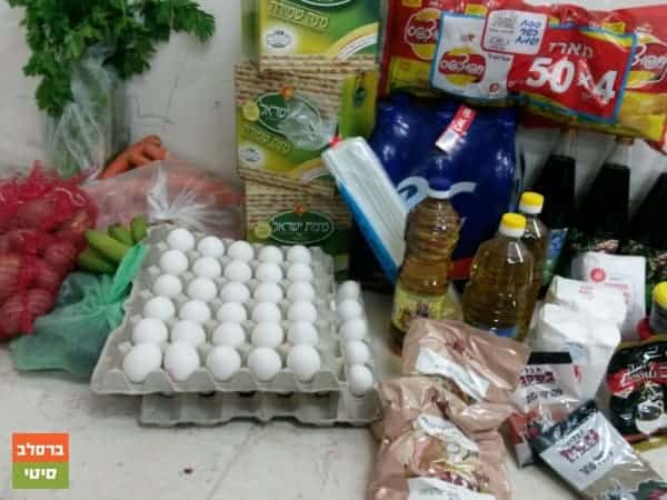 מאות סלי מזון חולקו ביבנאל לכבוד חג הפסח 377