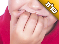 האם זה נכון שאסור לכסוס ציפורניים?