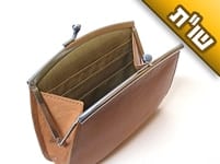 אף שבעלי נוסע לאומן כל שנה, ומתפלל על פרנסה, מצבנו דחוק מאוד