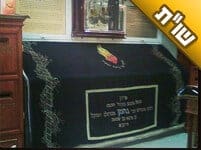 האם כשנמצאים בראש השנה באומן יש עדיפות למניין מסוים?