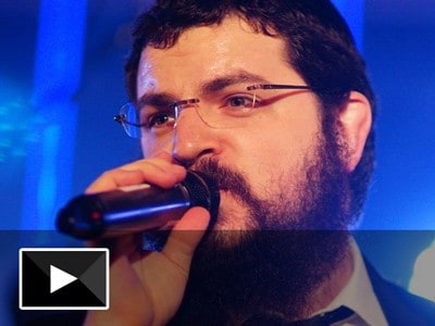 צפו: הזמר החבדני"ק שר על ראש השנה באומן