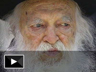 צפו: פוסק הדור מברך את מוהרא"ש ברפואה