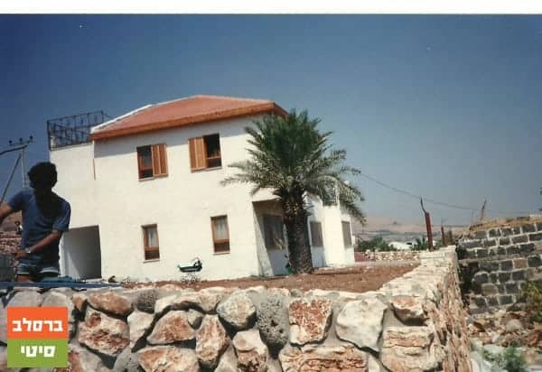 תמונות נדירות מביתו של כ"ק מוהרא"ש זי"ע במהלך בנייתו. 10