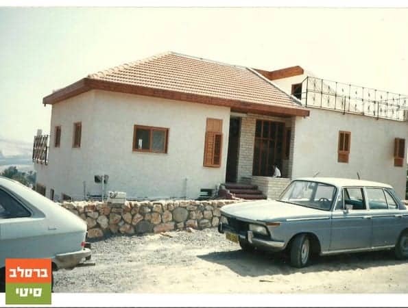 תמונות נדירות מביתו של כ"ק מוהרא"ש זי"ע במהלך בנייתו. 12