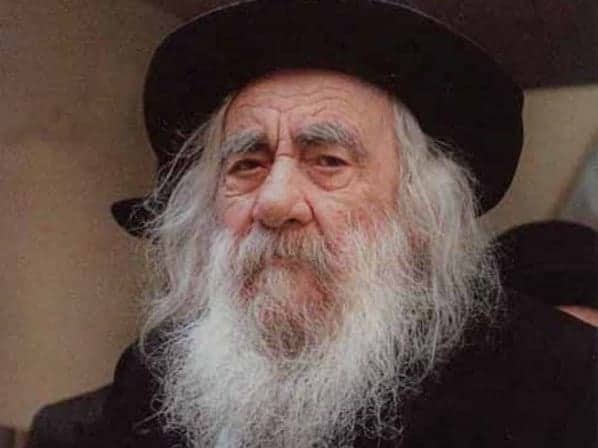 מה עשה הצדיק לאחד שגזרו לו את אחת מפאותיו?