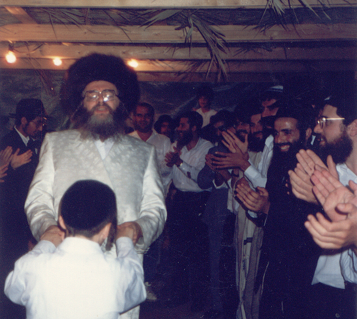 למה רקדו אצל מוהרנ"ת ז"ל במוצאי יום כיפור?