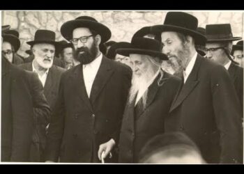 לרגל כ"ו אב סיפורים מ"אשר בנחל" על ה'דברי יואל' מסאטמאר זי"ע