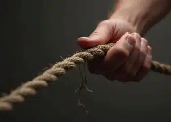 אחזתיו ולא ארפנו