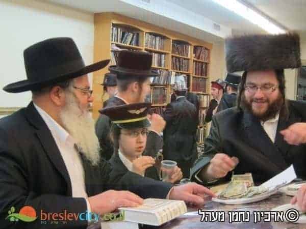 מה ההסבר הרוחני של ' כל הפושט יד נותנים לו' ואיך פורים יותר גדול מיום הכיפורים? מוהרא"ש עונה