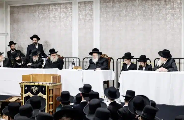 הרה"ח ר' אברהם בוים שליט"א במעמד קבלת פנים בארה"ב להרה"צ ראש הישיבה רבי שאול אלתר שליט"א
