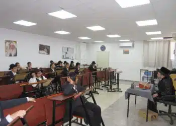 הרה"צ רבי נחמן שיק שליט"א והגאון רבי יצחק קודלצקי שליט"א בביקור בישיבת "בית שלמה"
