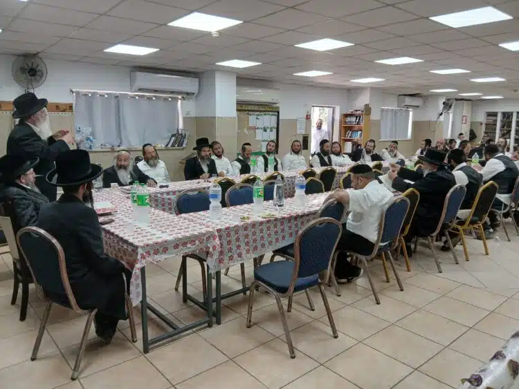 הרה"צ רבי נחמן שיק שליט"א בסעודת הילולא ל'אור החיים' הקדוש ולאמו הרבנית ע"ה